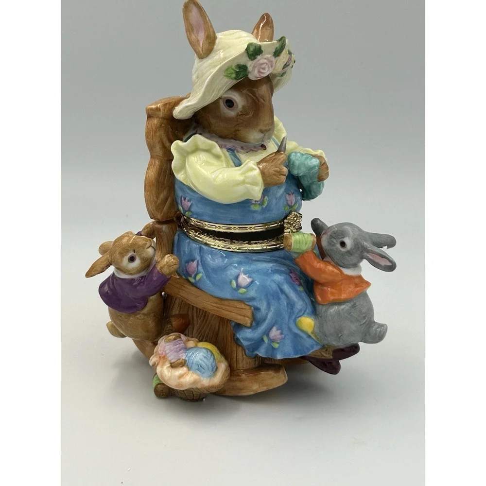 Porcelain Gma Rabbit Bunny Decorative Hinged Keepsake Box Easter Decor 7inch